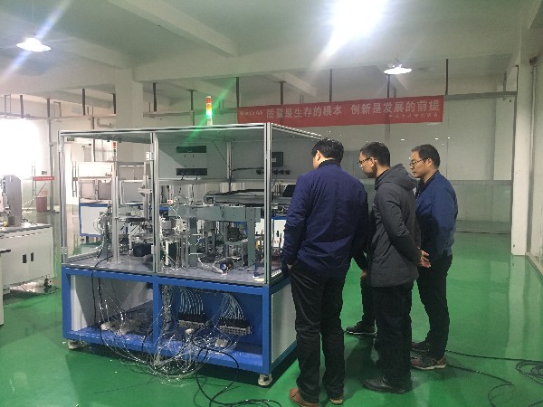 墊片全檢機(jī)現(xiàn)場(chǎng)驗(yàn)收—無錫挪亞方舟智能裝備