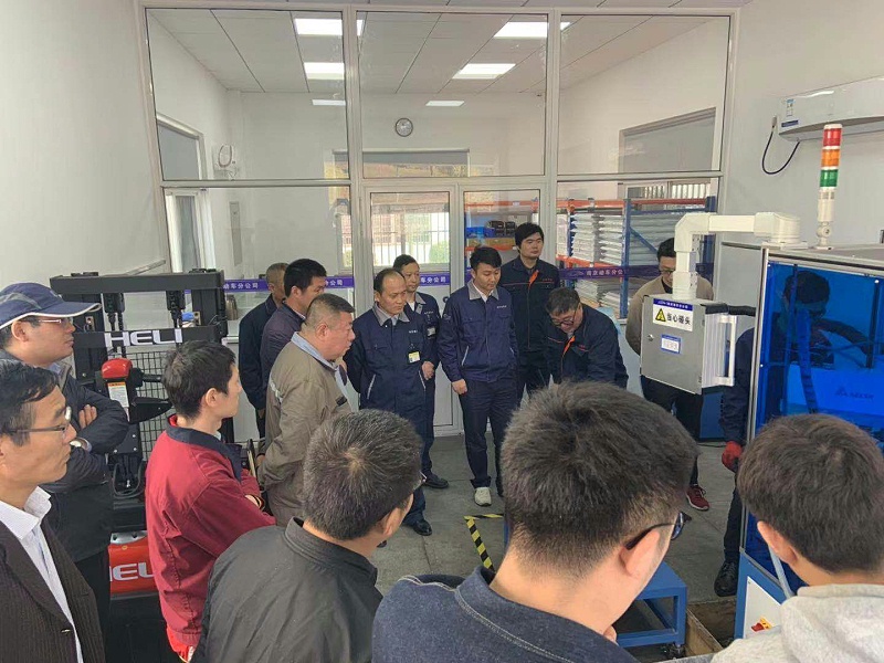 自動(dòng)化檢測(cè)分解機(jī)順利通過上海鐵路局聯(lián)合專家組驗(yàn)收—挪亞方舟